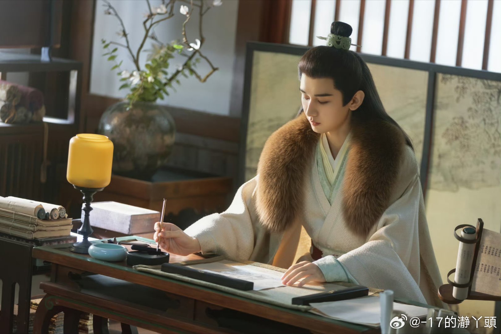 E成毅两京十五日cy成毅朱瞻基你眨眼是蓬莲初开，你一笑是静海波澜，你开心，我便晴