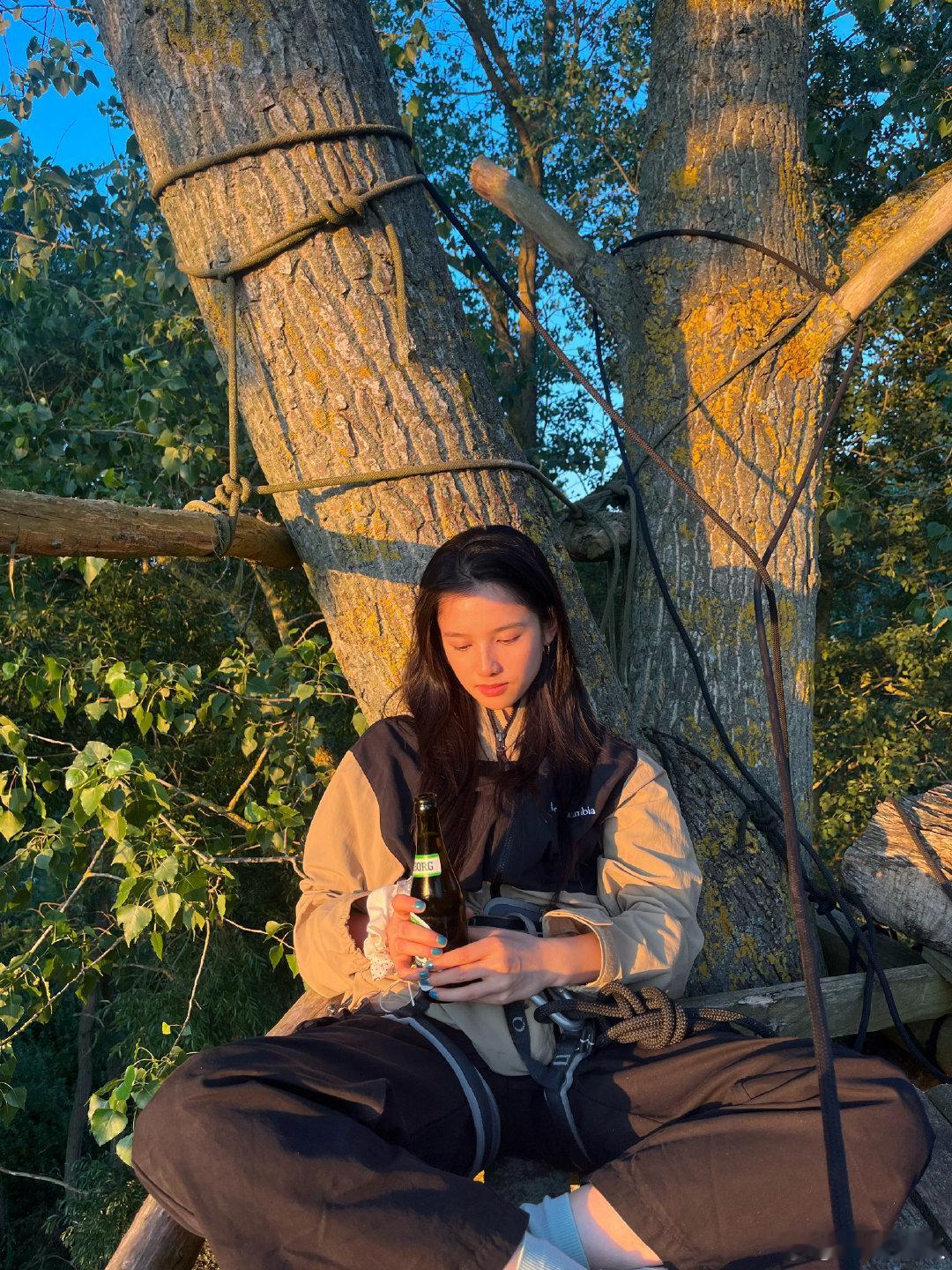 #张婧仪丹麦追落日# 张婧仪好美！丹麦看落日好浪漫！[憧憬][憧憬]#张婧仪丹麦