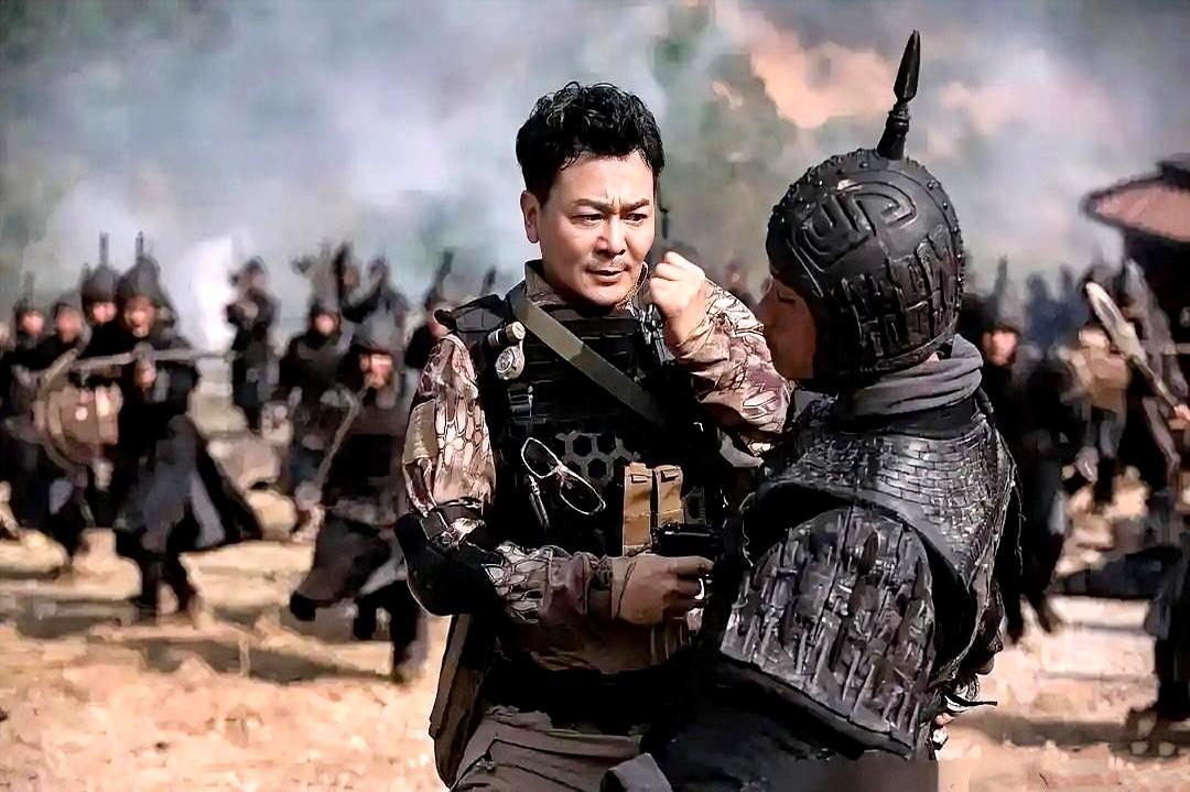 电影版《寻秦记》这剧情，我真是服了。

苗侨伟带的特种部队，装备都未来化了，什么