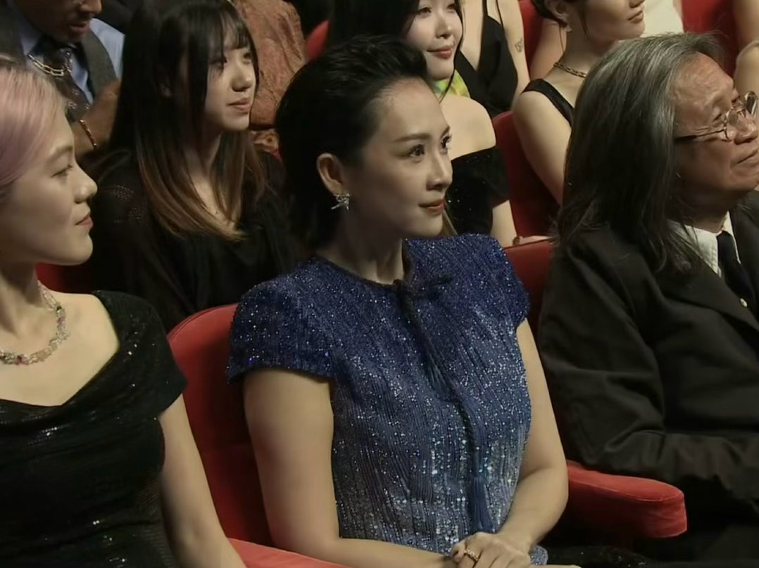 章子怡陪跑｜章子怡马丽陪跑第44届香港电影金像奖最佳女主角：廖子妤。章子怡、马丽