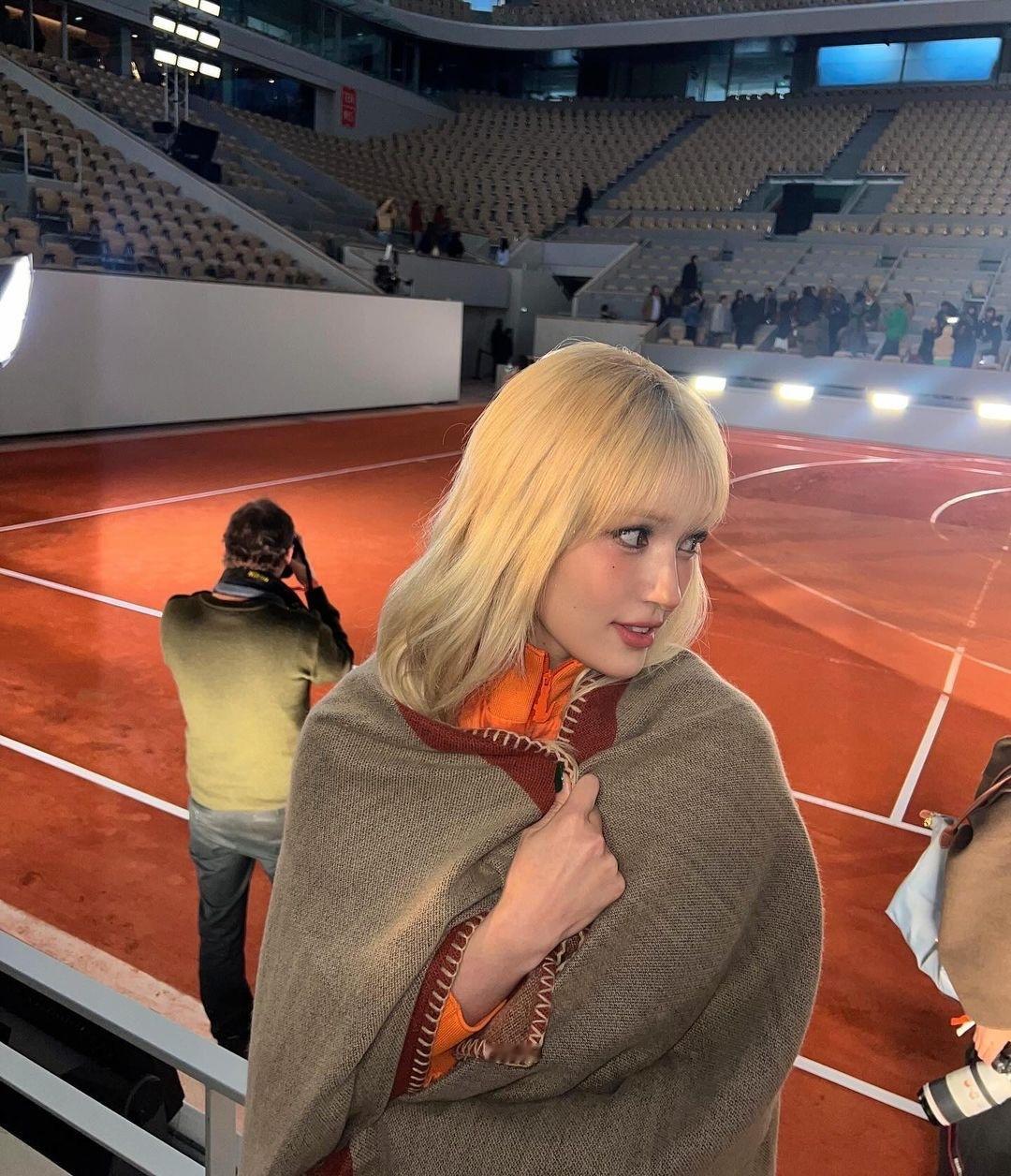 Somi ins更新🧡 ​​​