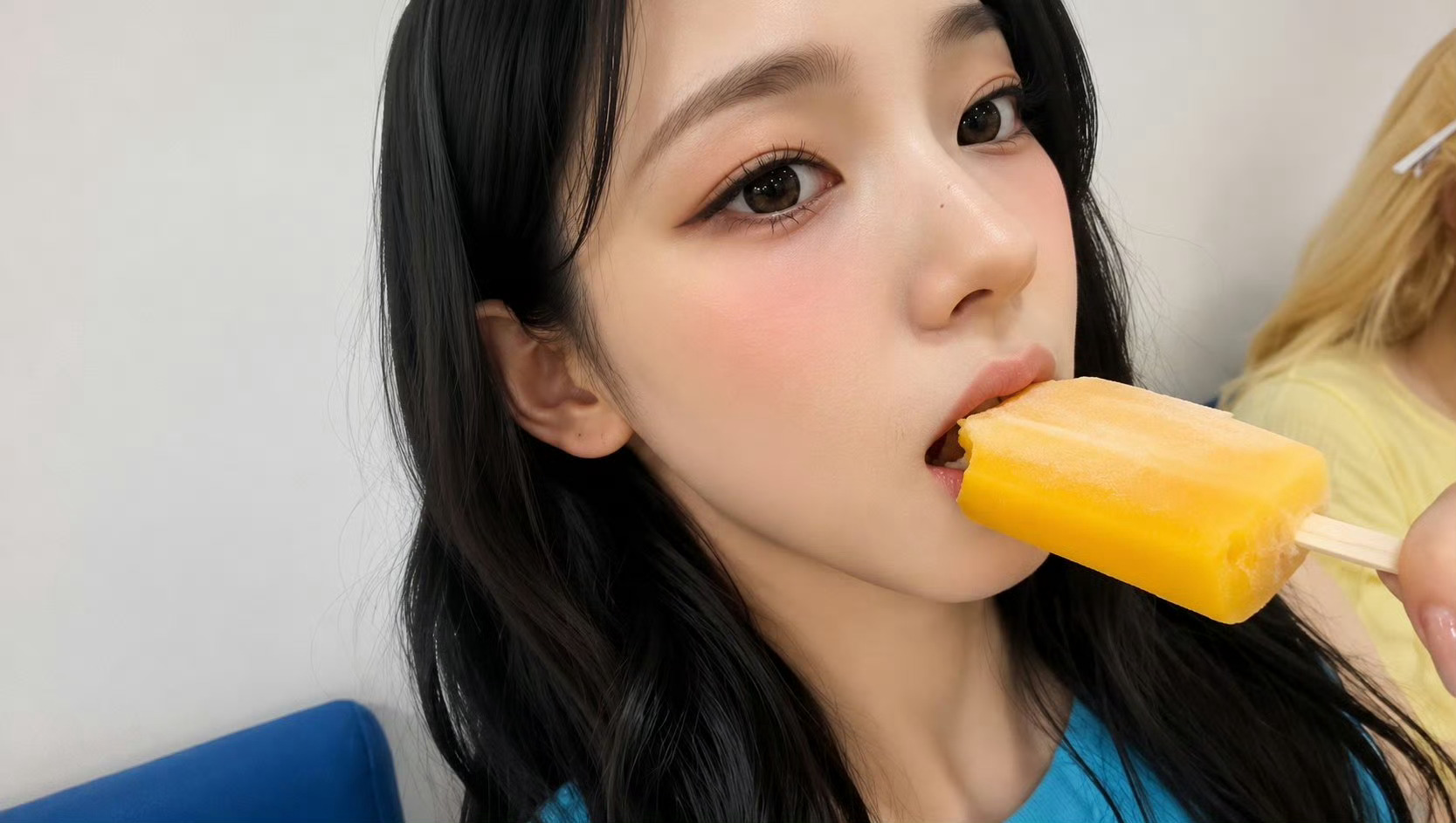 视角好像好…好涩