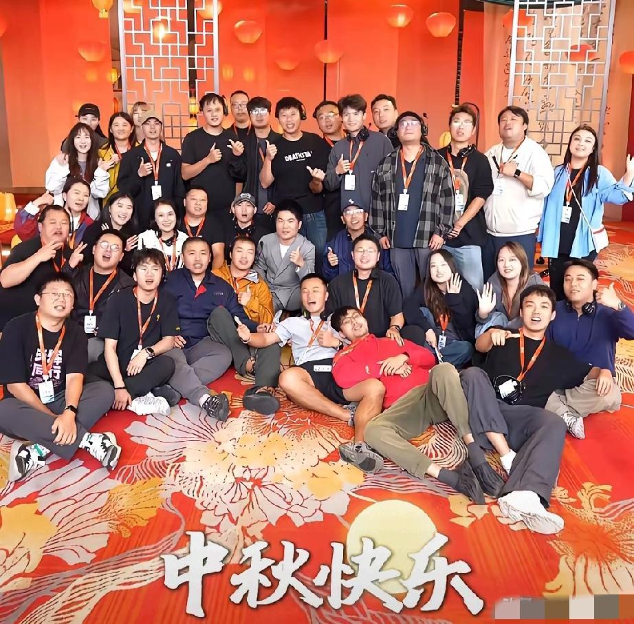 董宇辉在西安办的“中秋月宴”节目，真是又一次让人看到了他们团队的成长。这次带去的