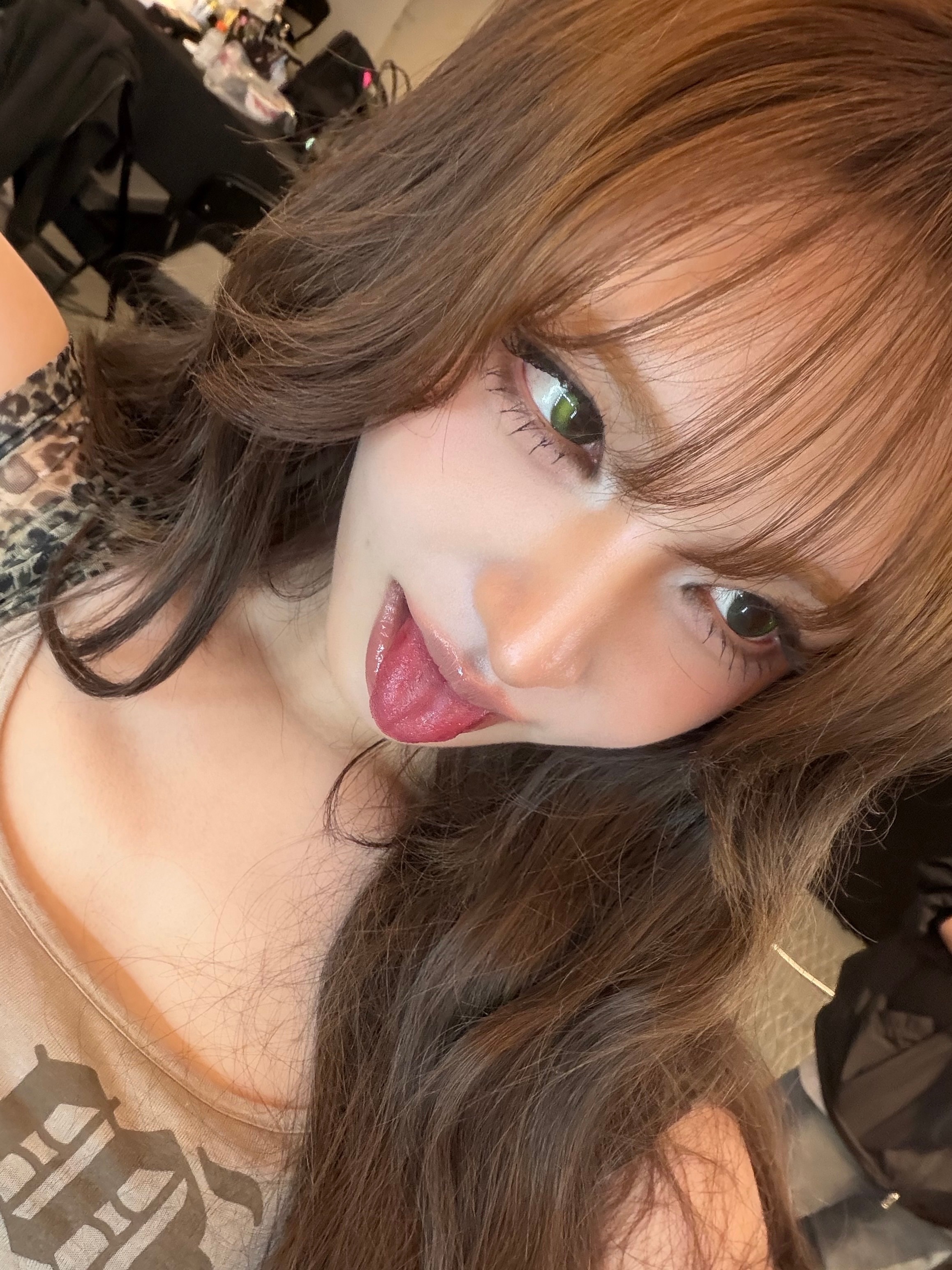 😛 