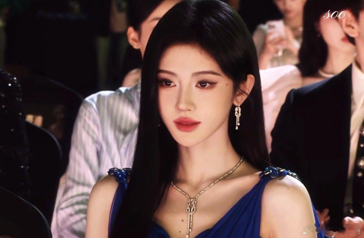 鞠婧祎你可谓是神，美商简直满分 