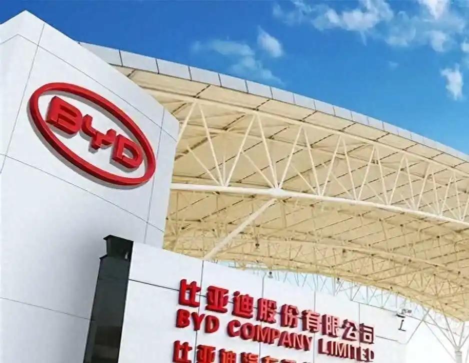 卖疯了200万辆，关厂跑去造火箭！ 马斯克认输了？ 比亚迪这第一拿得扎心！

不