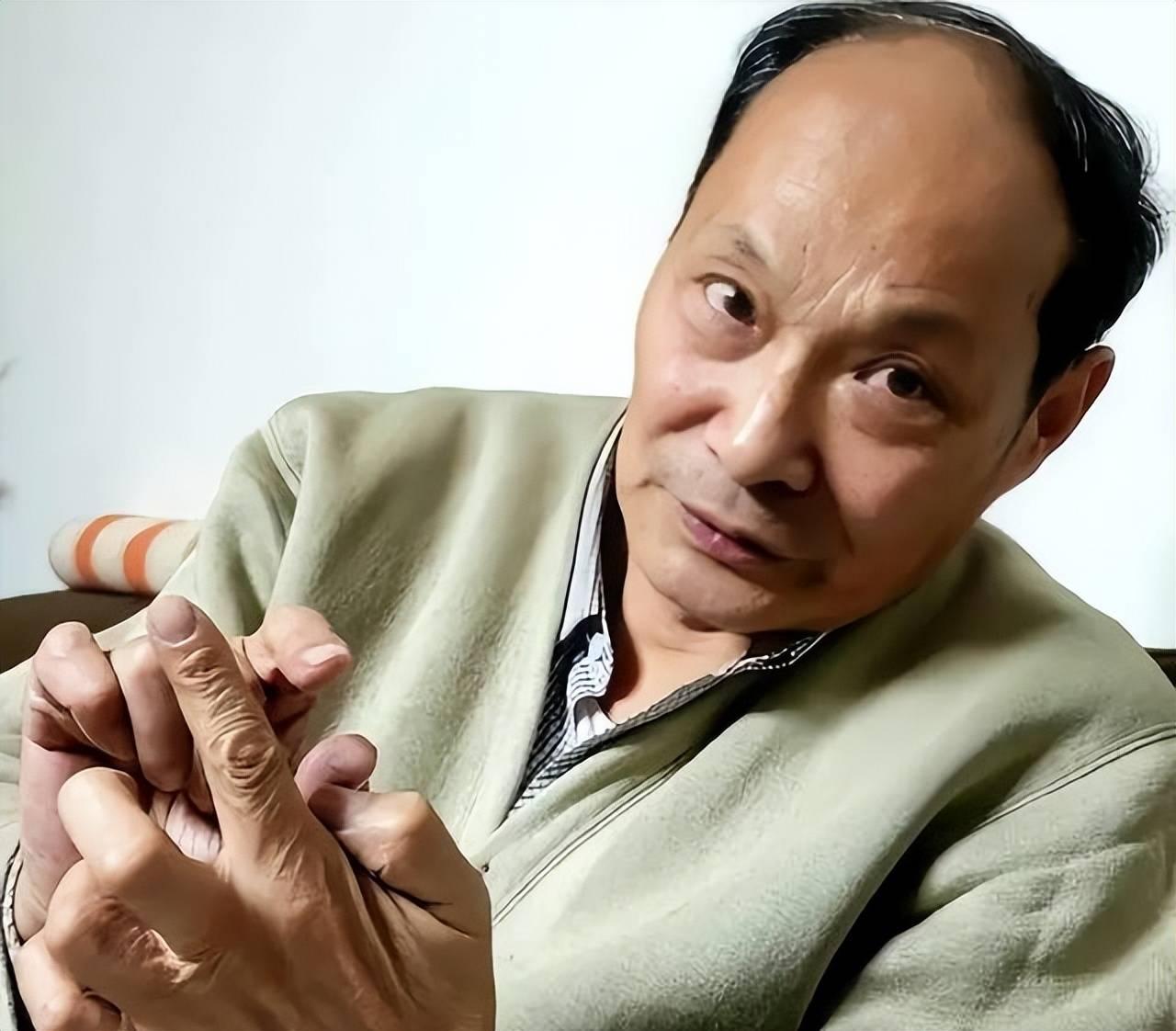 宋宜昌，1948年生于山东莒县，知名军事文学作家、科普作家、军事评论家。青年时期