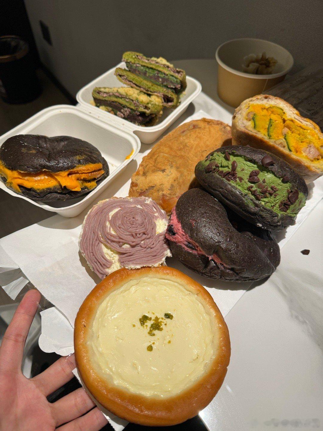 各种各样的甜品面包#美食分享##不可辜负的美食[超话]#  ​​​