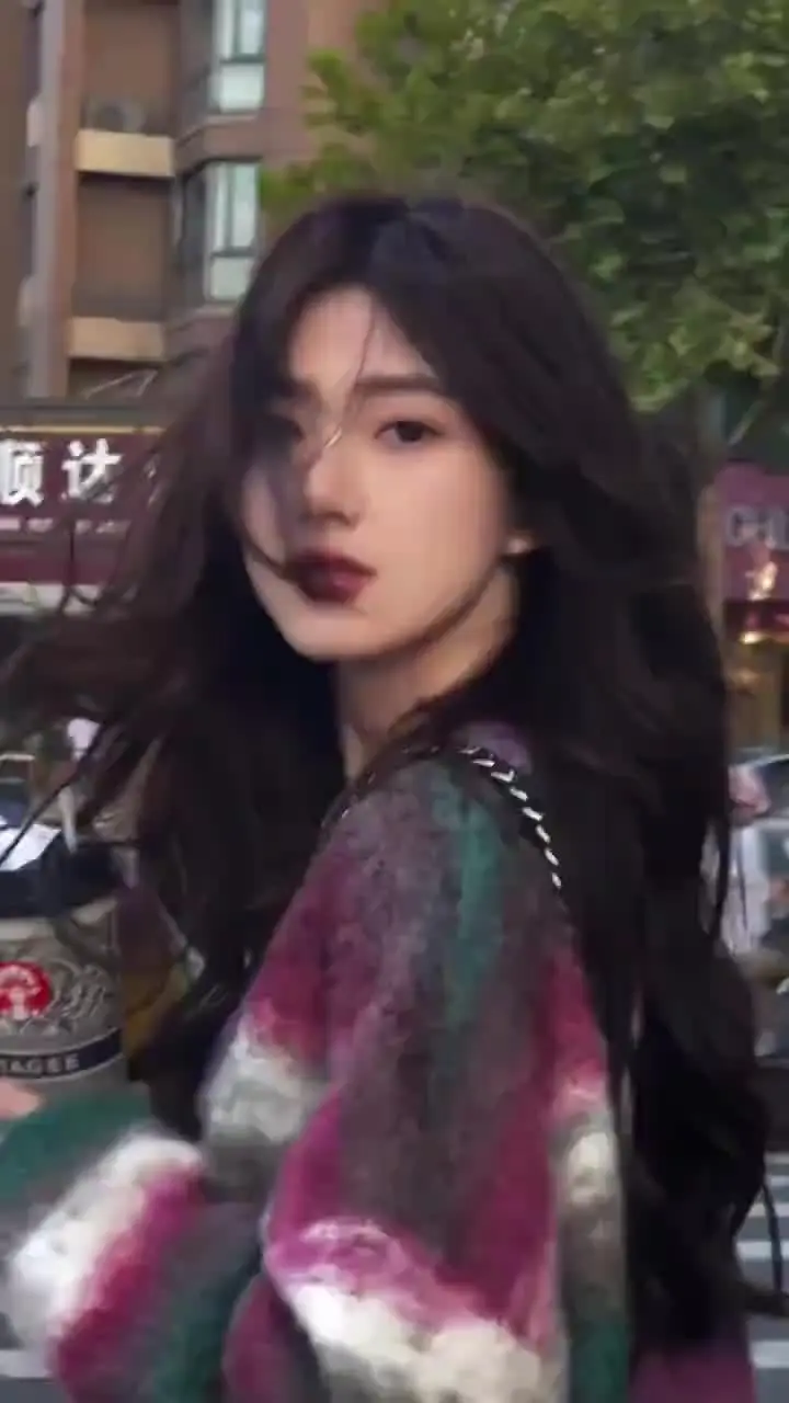 手中握着格桑花 美的让人忘了摘下