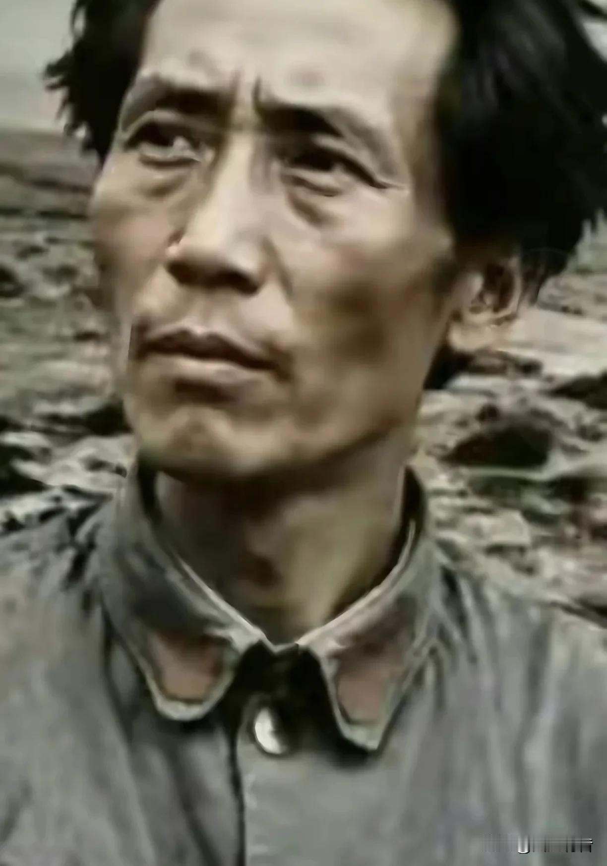 中央红军在长征中经历了怎样的苦难？这张照片或许能告诉您答案：他头发凌乱，面容削瘦