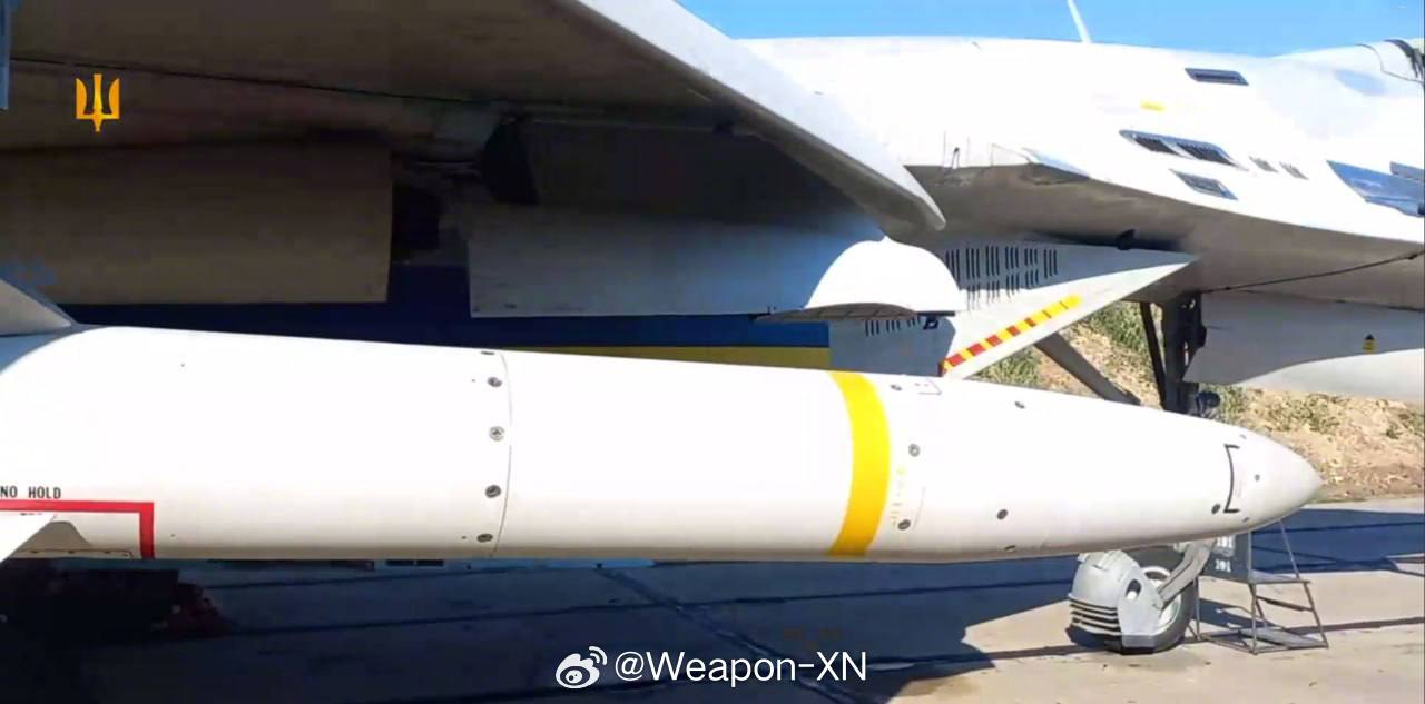 #兵器影像[超话]##俄乌局势新进展# 乌克兰空军第 831 战术航空旅的Su-