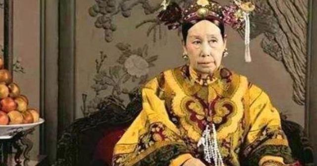 李莲英姐姐隐瞒真相，大清灭亡后才敢说：慈禧其实并非病死的。慈禧太后到底是怎么死的