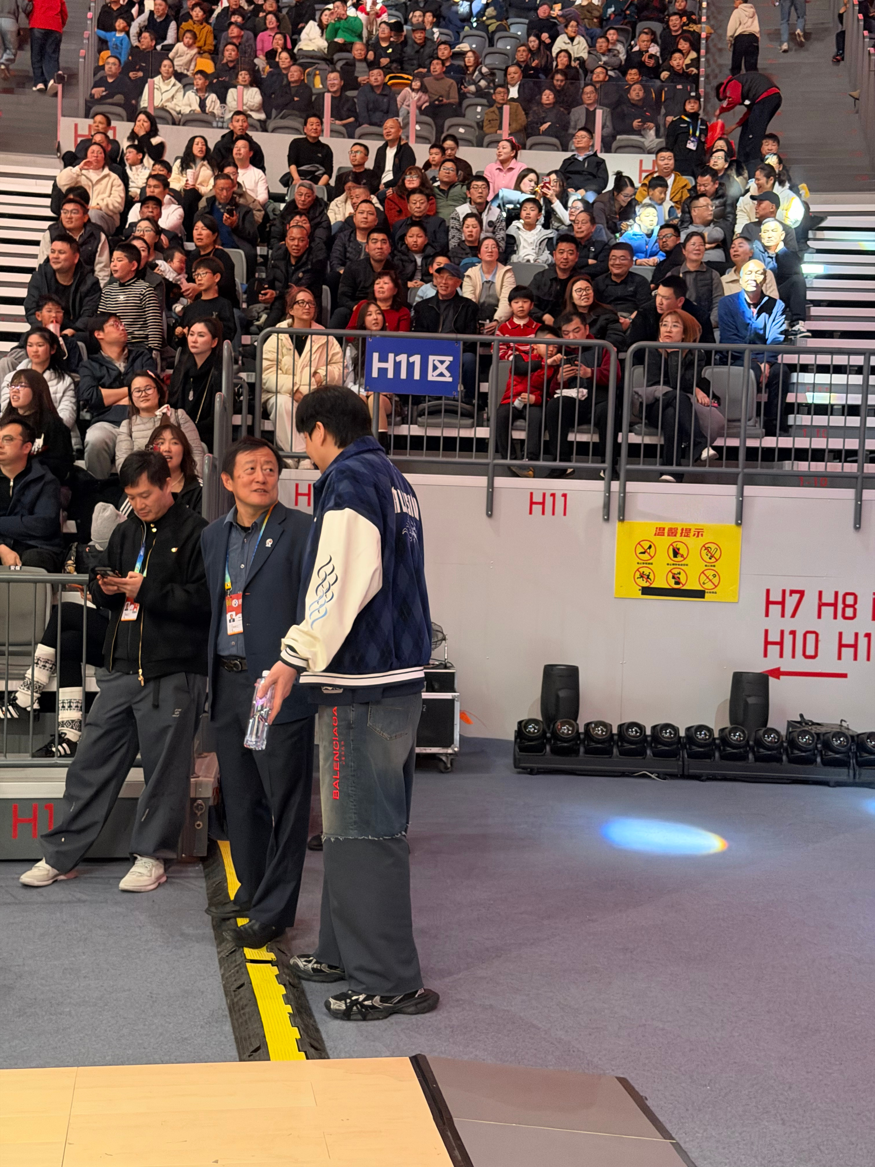 cba全明星邱彪指导也太潮了