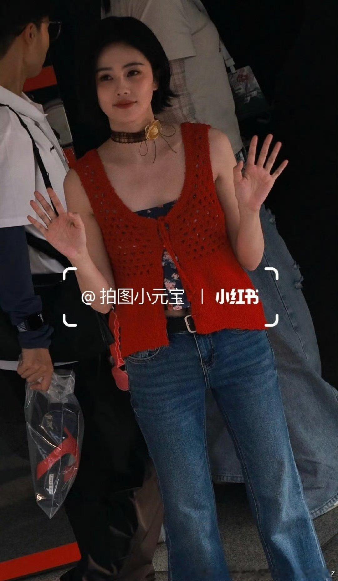 虽然今天的滤镜大一些（比较小的滤镜的视频也已经很大）但是平心而论，今天的短发好一