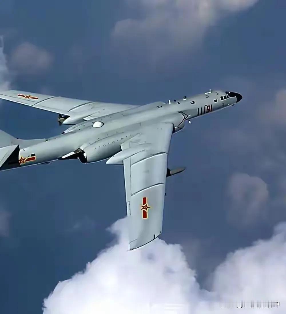 抗议一万遍，不如轰炸机抖抖翅膀，中国做到了。近日，就在美菲在南海举行联合军演，把