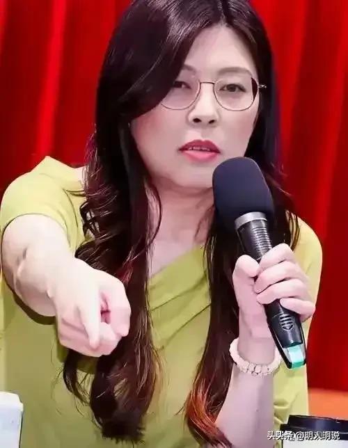 国民党内斗不休，郑丽文凭什么要为派系陪葬？
 
明人明说，今天就把话挑明了。
 