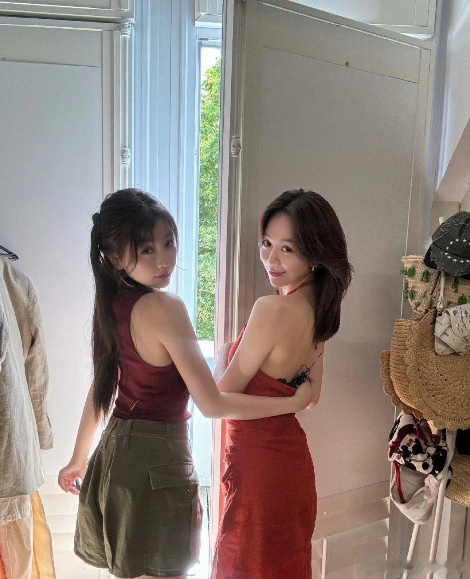 虞书欣和姜妍，感觉虞书欣真的是一款姐姐收割机 ​​​