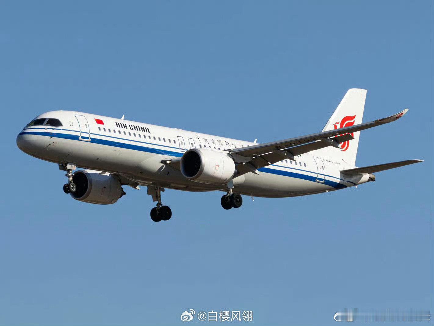 记录国产大飞机10年春运坐上国产大飞机了10年磨一剑，今朝载梦归。国产大飞机用1