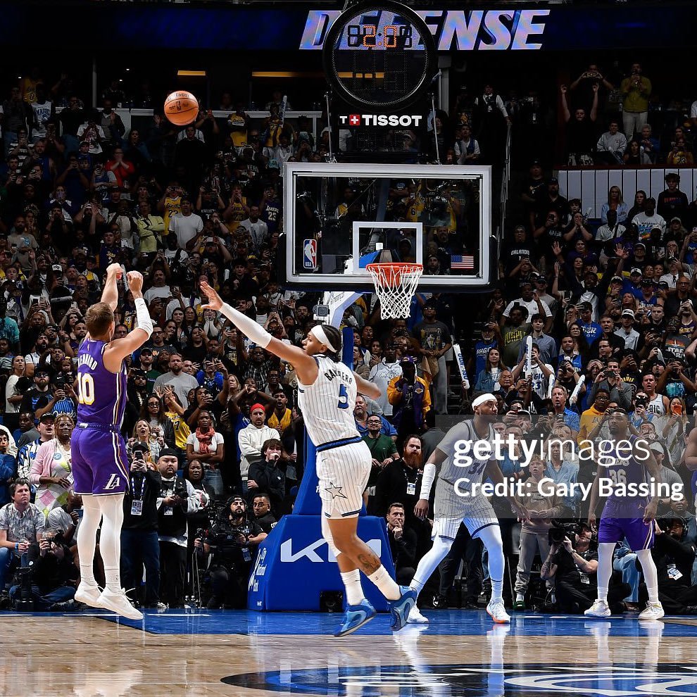 审判之投湖人战胜魔术肯纳德三分绝杀湖人绝杀魔术