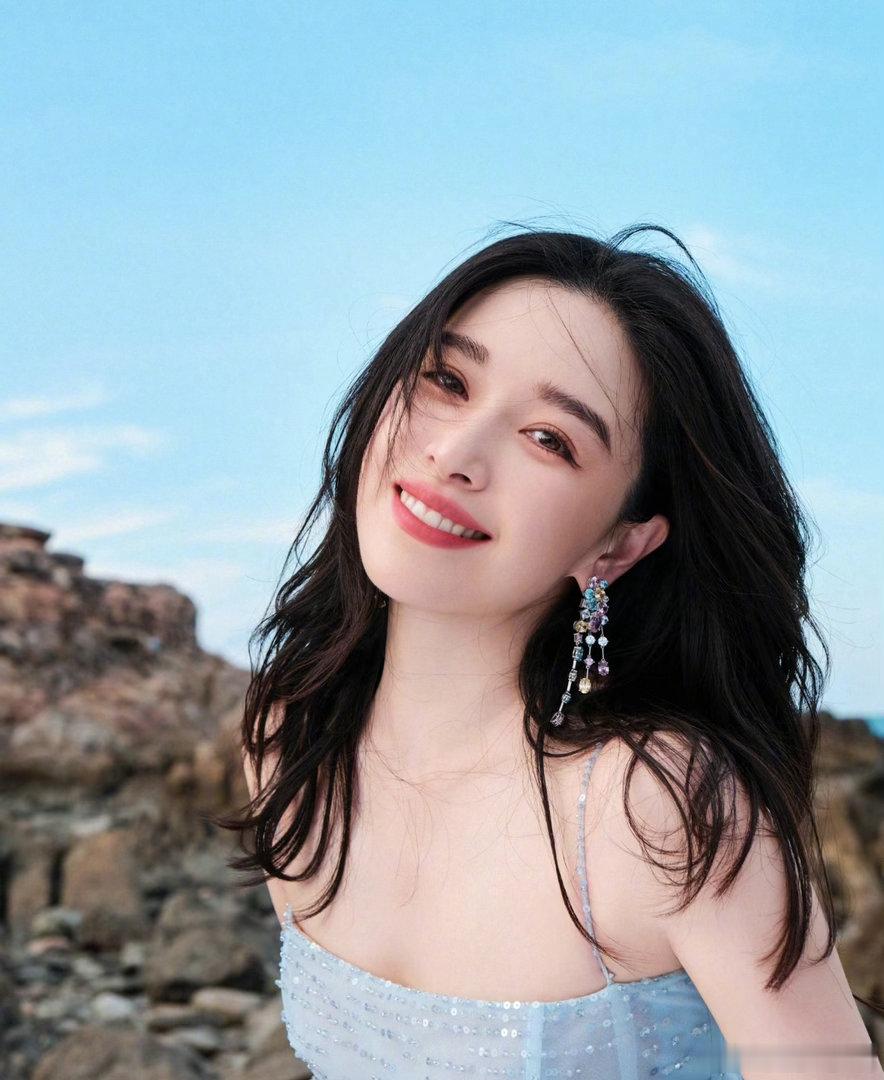 阚清子曝自己之前住在垃圾站旁边阚清子刚毕业住垃圾站旁边光鲜亮丽的背后藏着不为人知