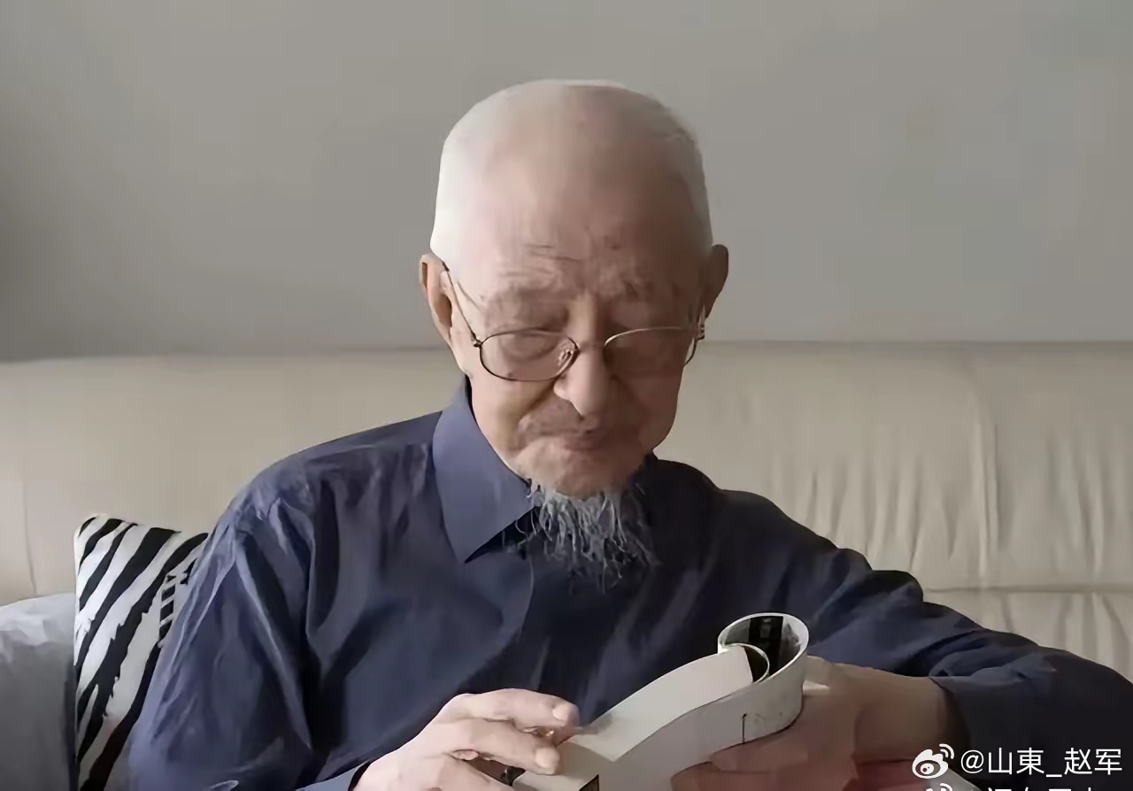 “火往上跑，水往下流”，这个道理吃透了，治上热下寒就能断根！中医讲，正常情况下心