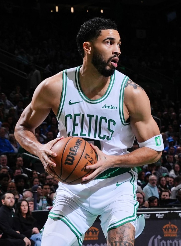 过去3场的塔图姆，这恢复太可怕了……——对雷霆，19分12篮板7助攻——对老鹰，