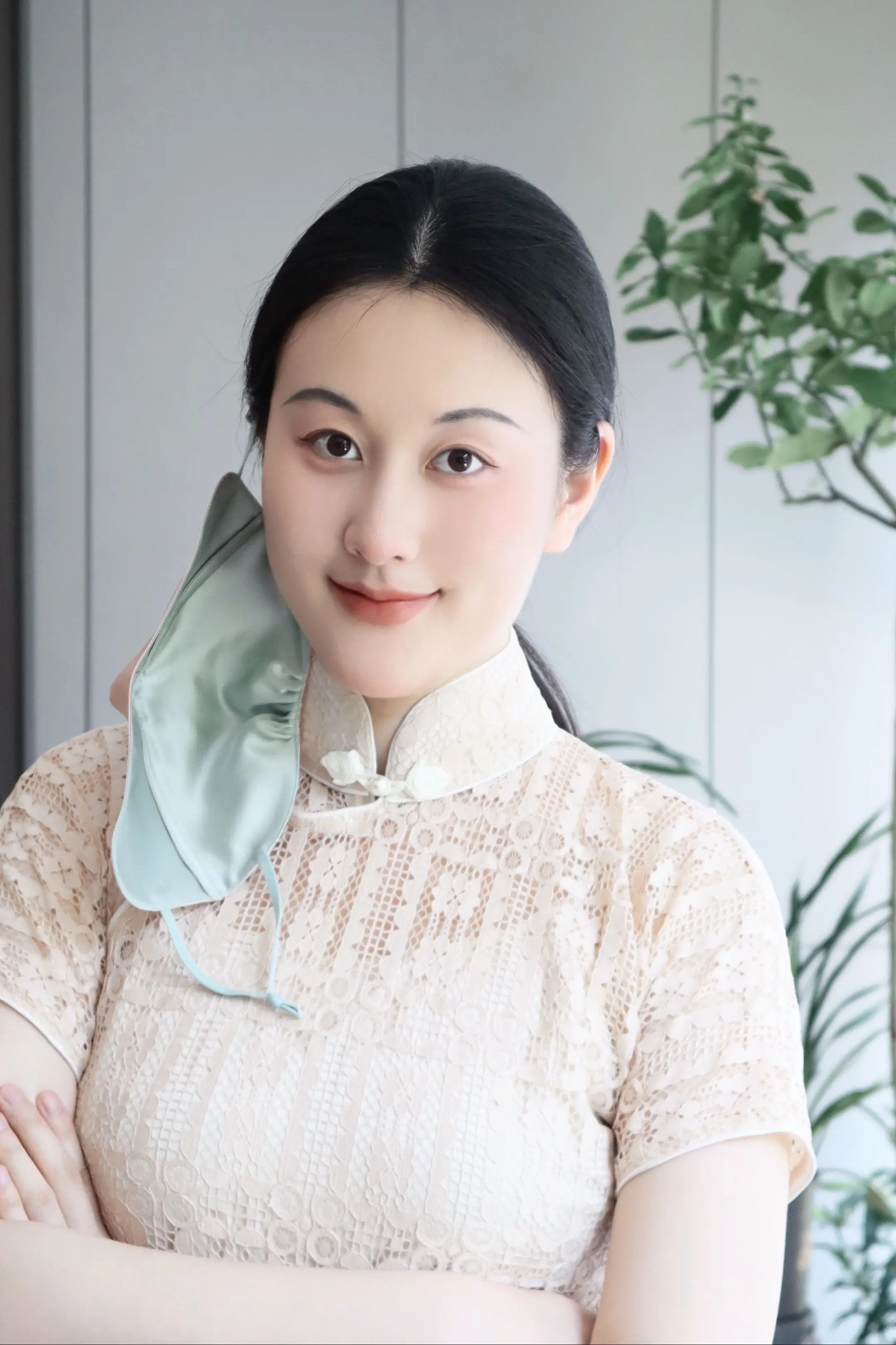 把东方美学织成会呼吸的防晒艺术。