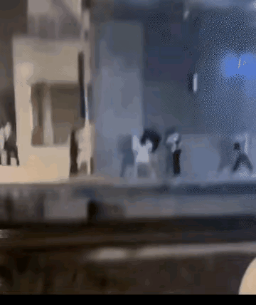 有一说一，
这种极端的人，
还是远离的好。