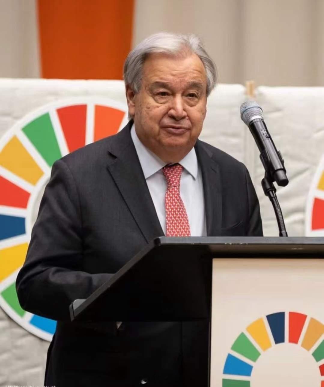 真是把人大牙都笑掉了。直接动用军队，光天化日把人家在任总统给抓了。出了这么大的事