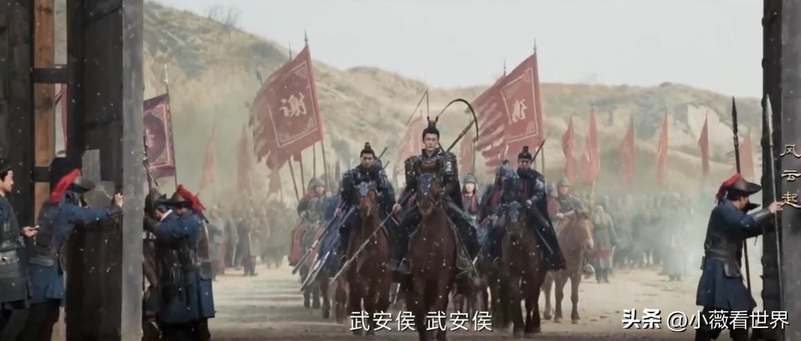 没想到张凌赫拍新戏间隙，还不忘安利他正在热播的电视剧《逐玉》。

最近，由张凌赫