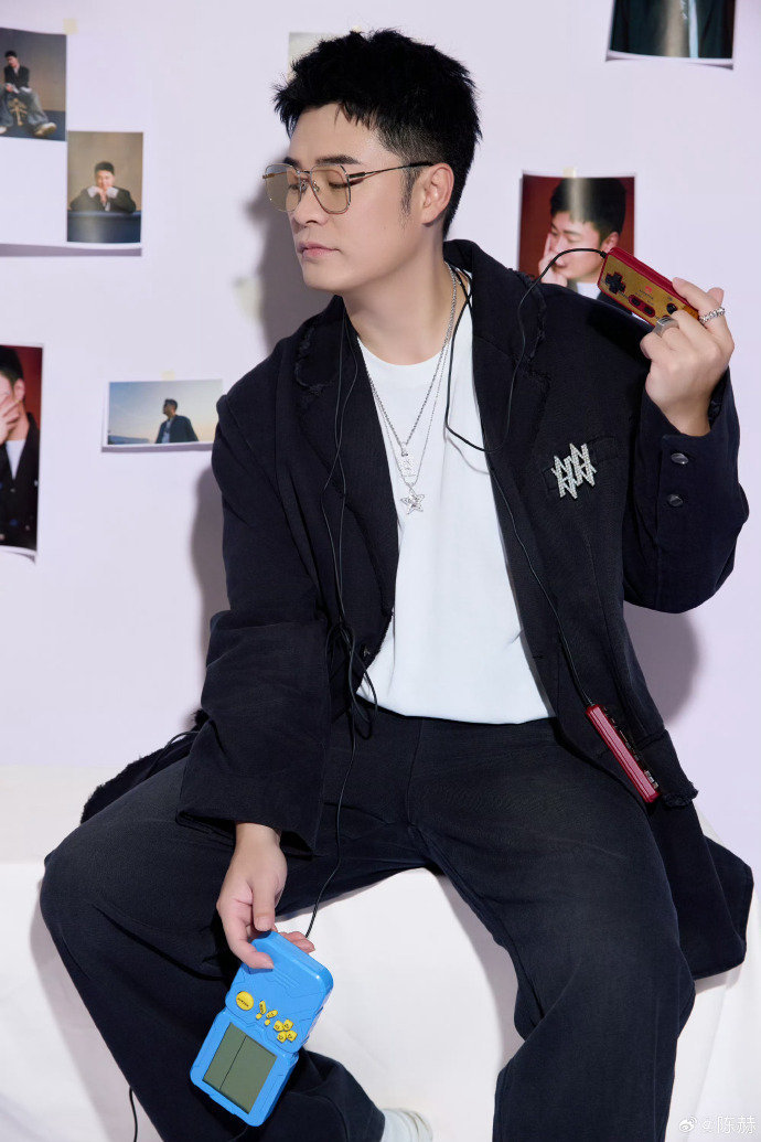 陈赫有点招全使老实人身上奋斗吧人生 陈赫捣蛋属性彻底上线！盯上有数字触发开合跳设