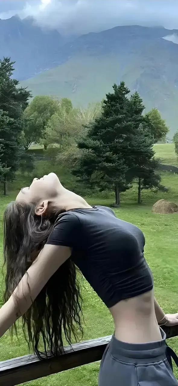 上联：风起风息风未语；诚邀下联