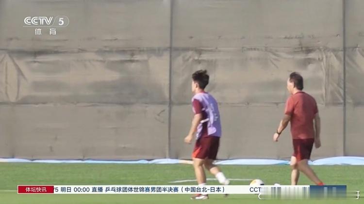 U17亚洲杯小组赛第二轮，中国队vs日本队，据央视体育报道，邝兆镭能否出战存疑。
