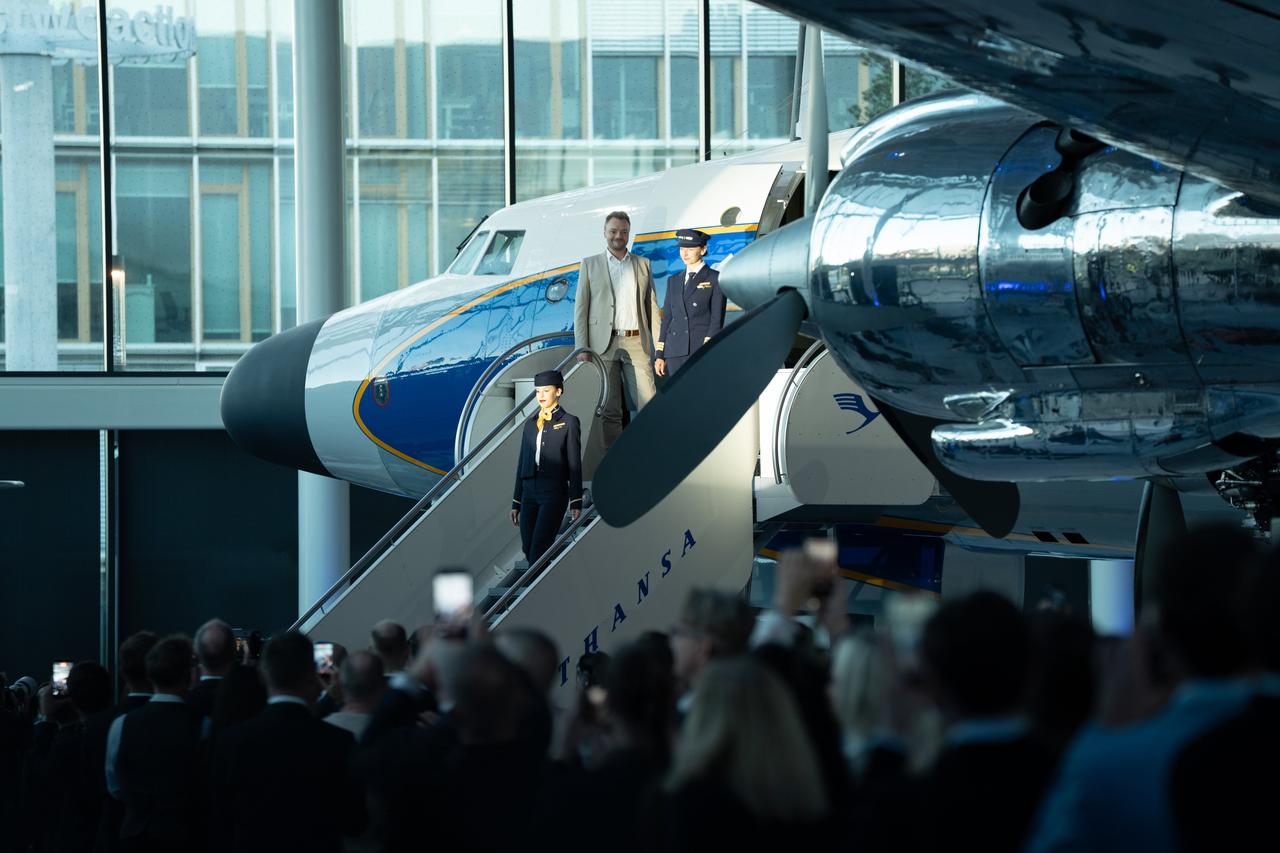 近日，汉莎航空宣布，与德国时装品牌Hugo Boss合作推出新制服，预计该制服将