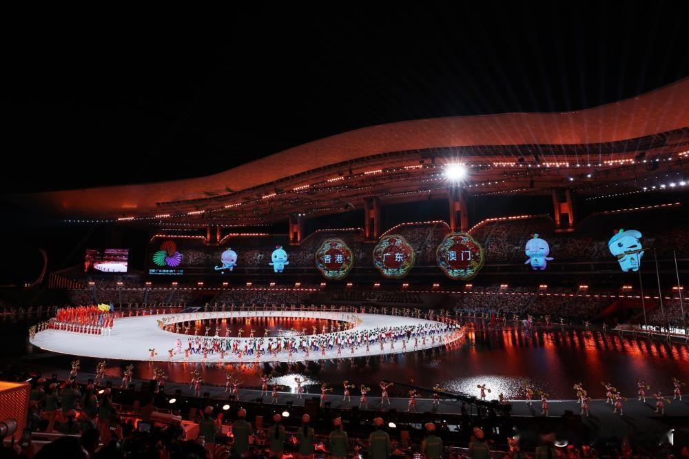 第十五届全运会开幕了，从代表团入场就开始期待，最后还是少了一个，略感失望。
全运