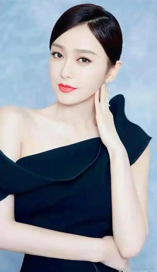 秦岚状态真绝了，美貌气质满分在线 ​​​