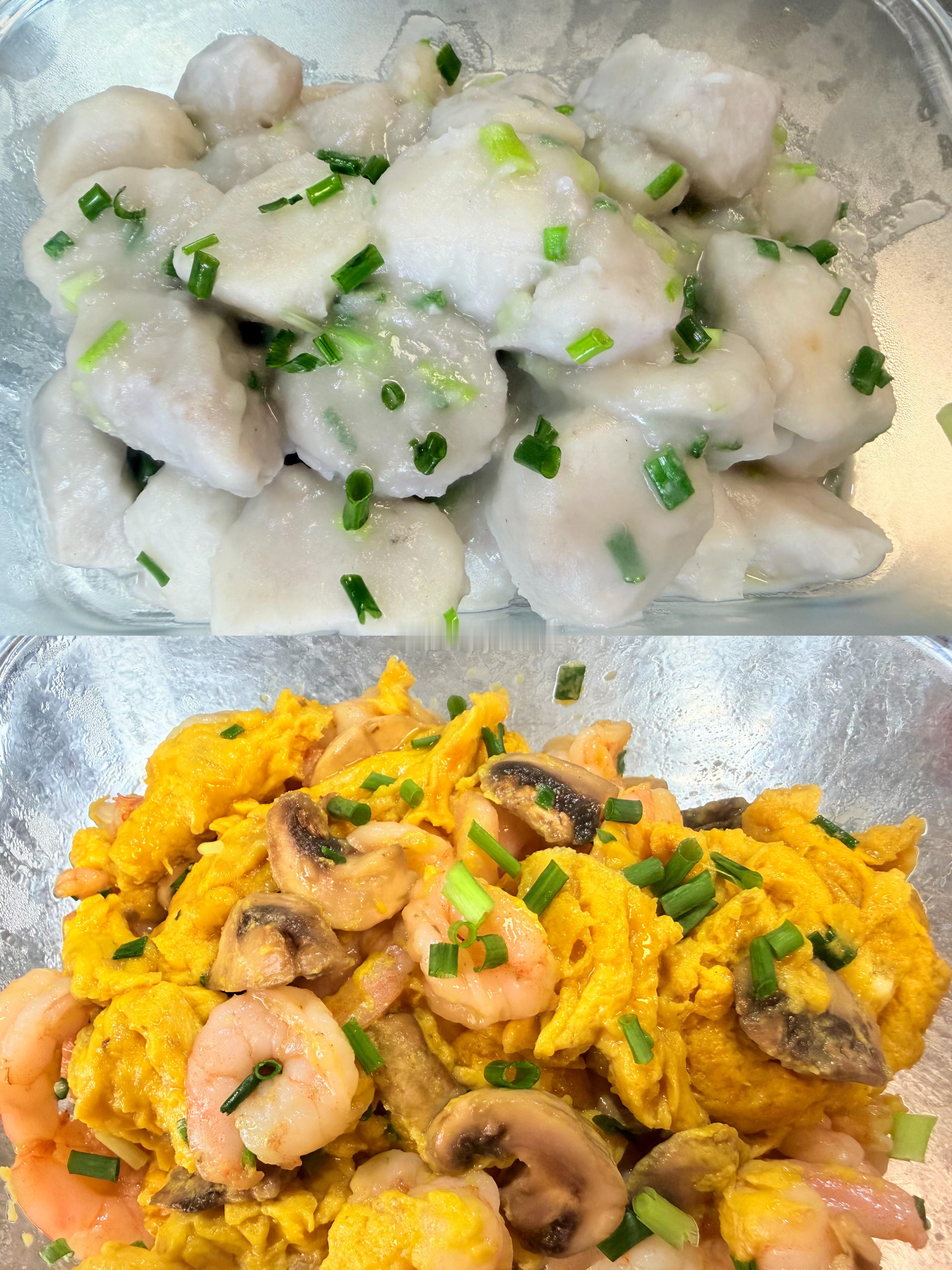 宵夜 🥢🍚| |鸽子排骨汤～葱油芋艿～虾仁口蘑滑蛋。好好享受，奈斯[月亮][