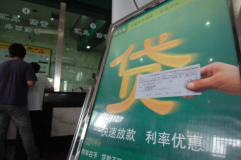 身负30万负债，三年能还完吗？
说真的挑战很大，但真的有人咬着牙在往目标靠。之前