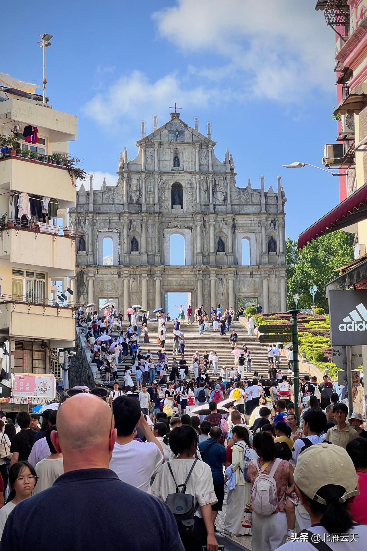 澳门地标——大三巴牌坊全景拍摄