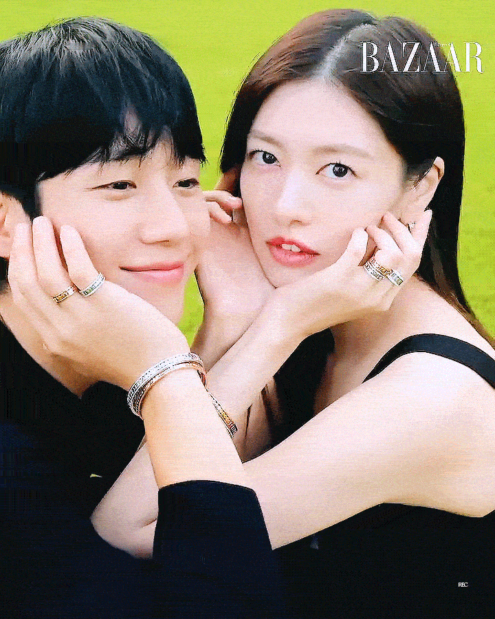 #妈妈朋友的儿子[超话]##郑素敏#X#丁海寅# 第二次的情侣画报👩‍❤️‍?
