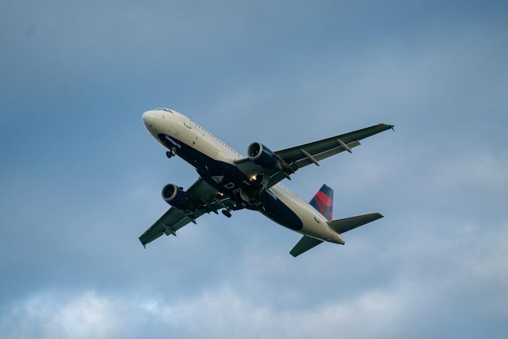 东京的航空公司高管们大概还没从燃油附加费飙升的焦头烂额中缓过神来，一份来自中国的