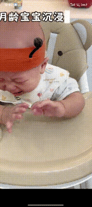 这对夫妻带孩子好另类！
