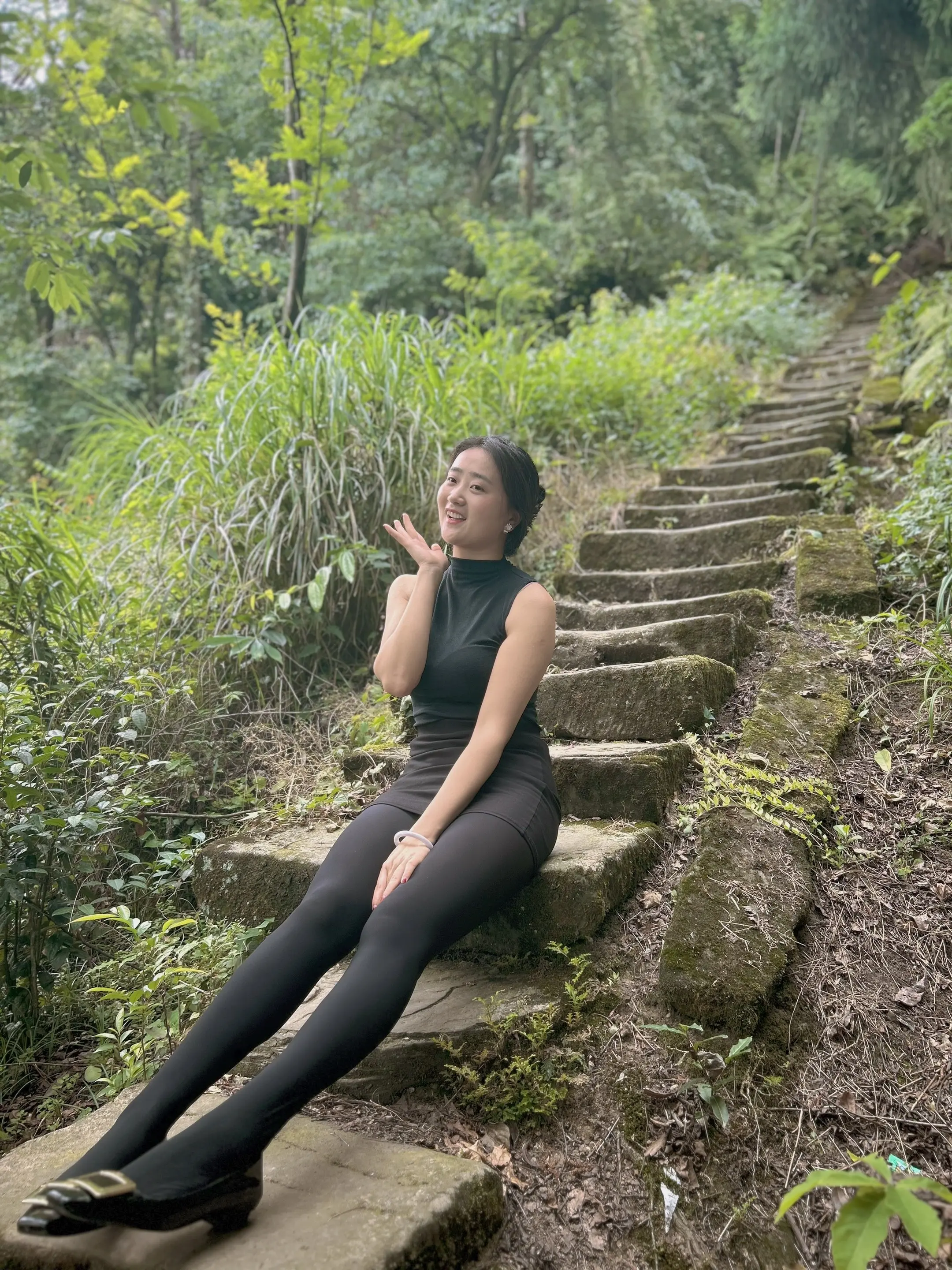 后来我穿上了后妈裙，成为你口中那个捉摸不透的人