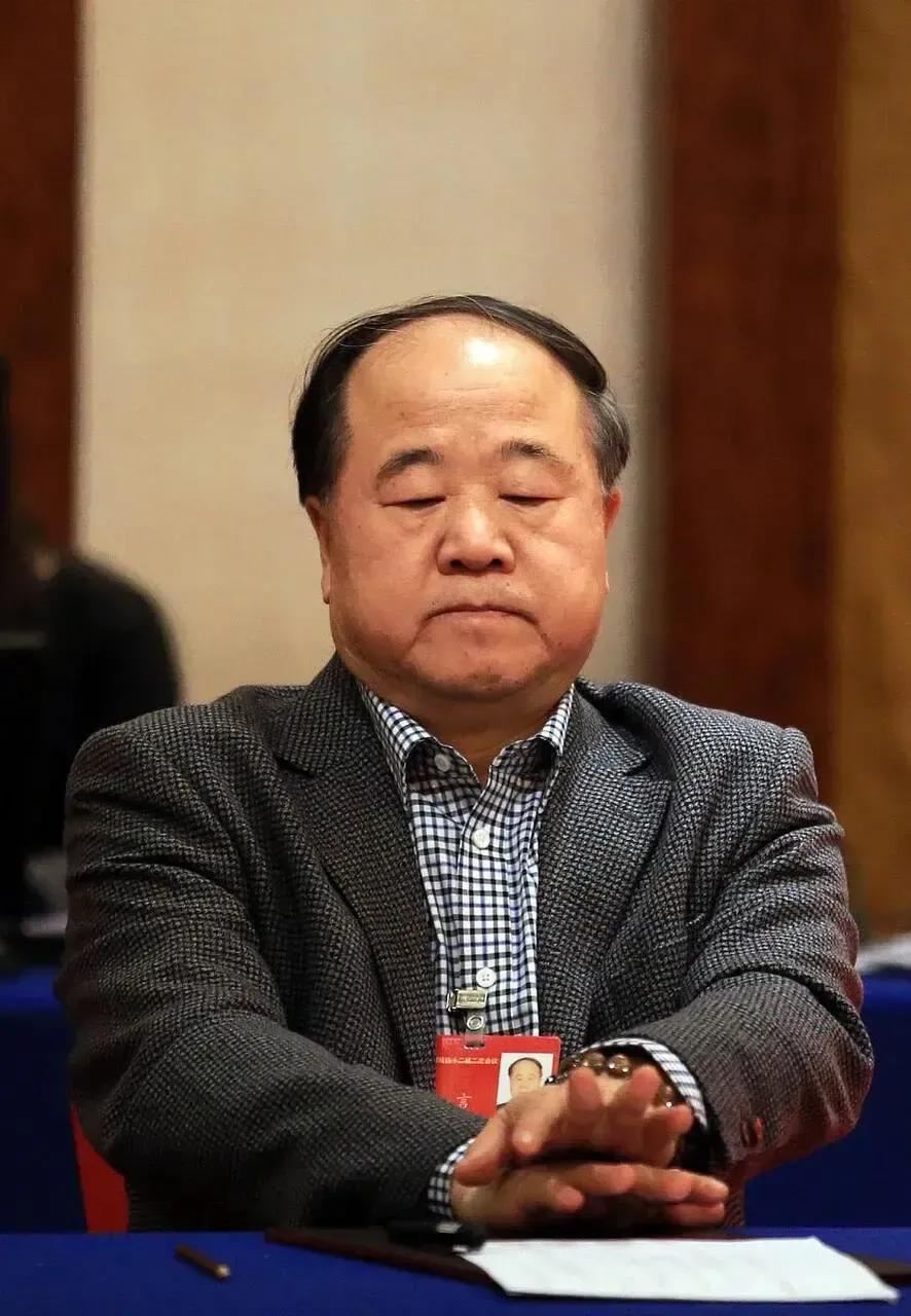 莫言说：
“不管你有多么爱自己的子女，
不遗余力地供他们上大学，
千辛万苦地把他