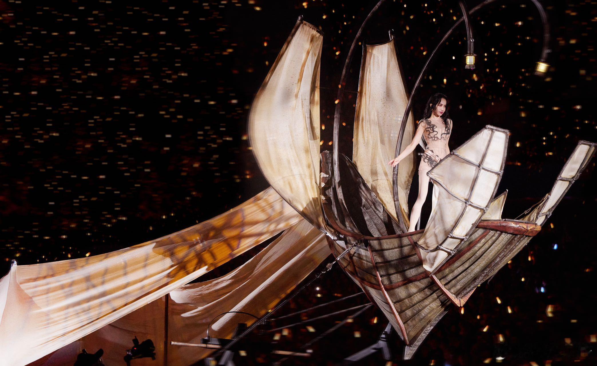 蔡依林鸟巢三连开 6月12日到14日，北京鸟巢，三个夜晚，同一个名字——蔡依林。