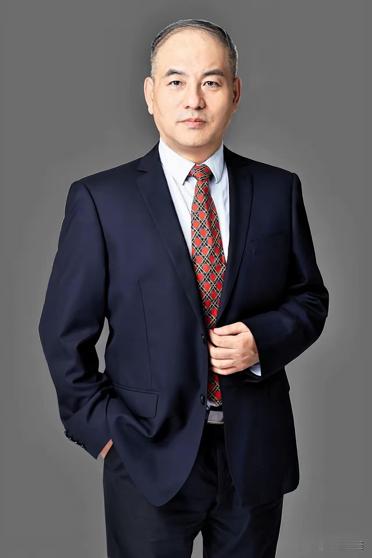 黎孟龙这波操作，真的让人脊背发凉
 
了解完黎孟龙的相关举动，心里难免五味杂陈，