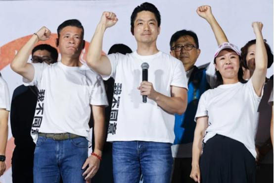 岛上传来消息，台北市市长、蒋介石的曾孙蒋万安曾公然表示，自己绝对不可能去选下一任