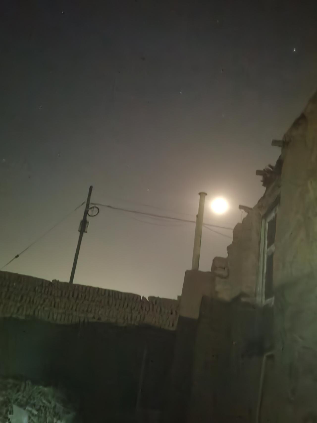 农村的夜晚，农村的月亮