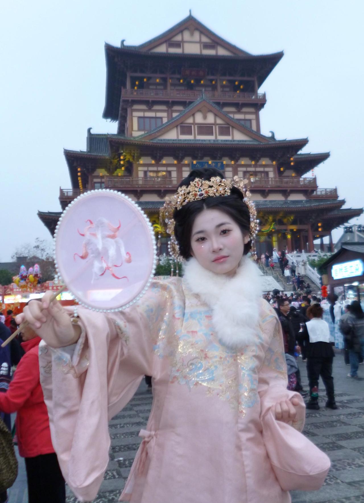 这就是少数民族 民族特色民族文化 总要穿一次少数民族服饰 少数民族风情 民族服饰