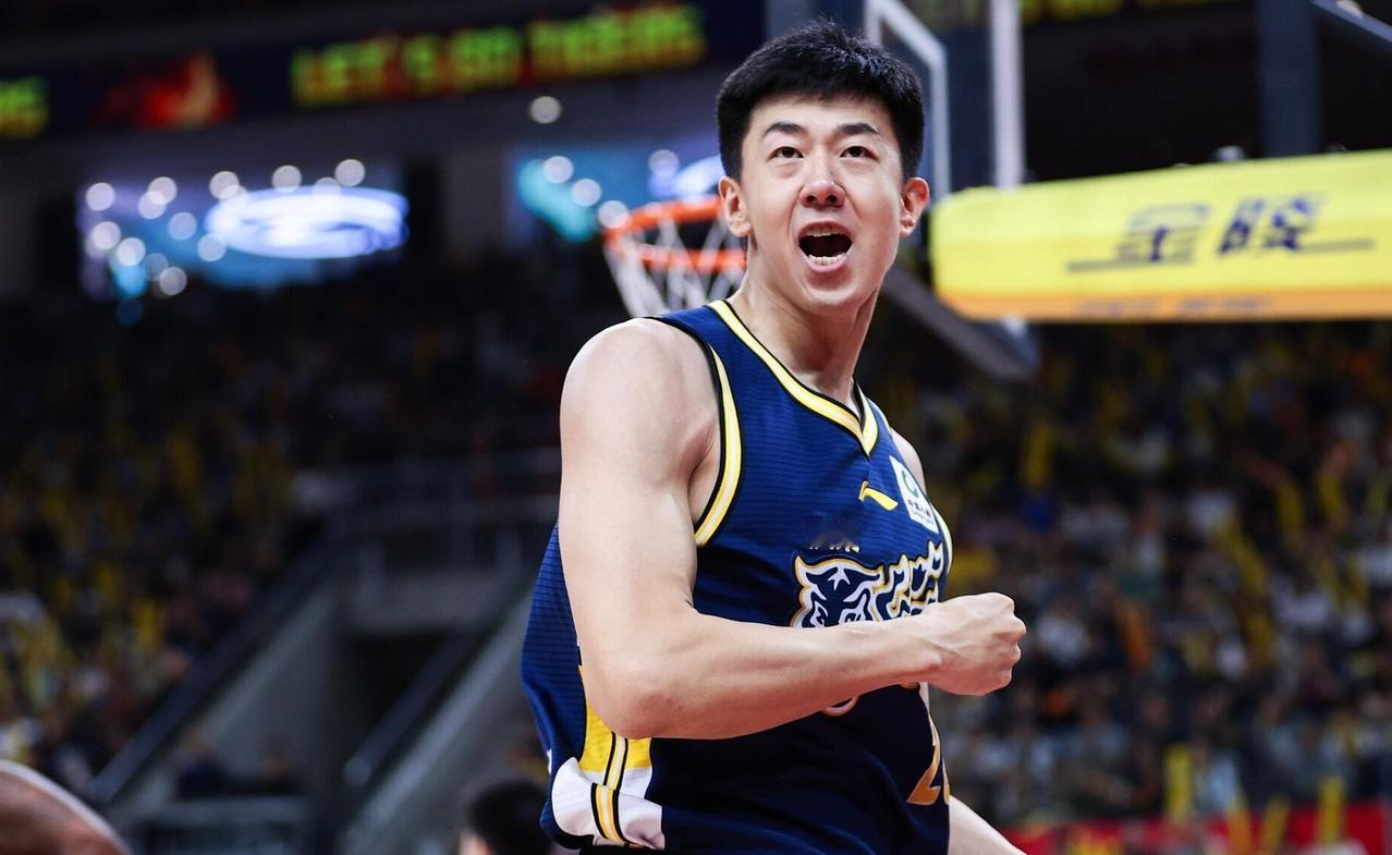 广东队76-93爆冷不敌广州队，看看本场比赛王少杰和陈国豪两名状元的表现对比：